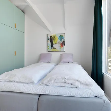 Rent A Charming And Well-maintained With A Beautiful Sea View In 埃贝尔托夫特