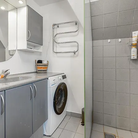 Rent A Charming And Well-maintained With A Beautiful Sea View In 度假居